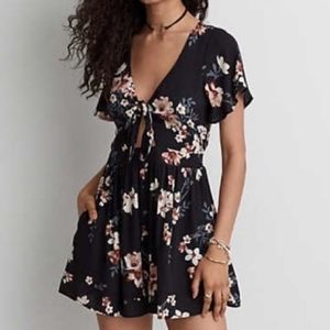 2 FOR 15 ✨ AEO Peek A Boo Floral Romper, Size S